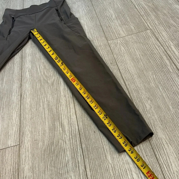 Athleta Highline Hybrid Hike Tight Pull-On Gray Pants Zipper Pockets Size 2 - Picture 11 of 13